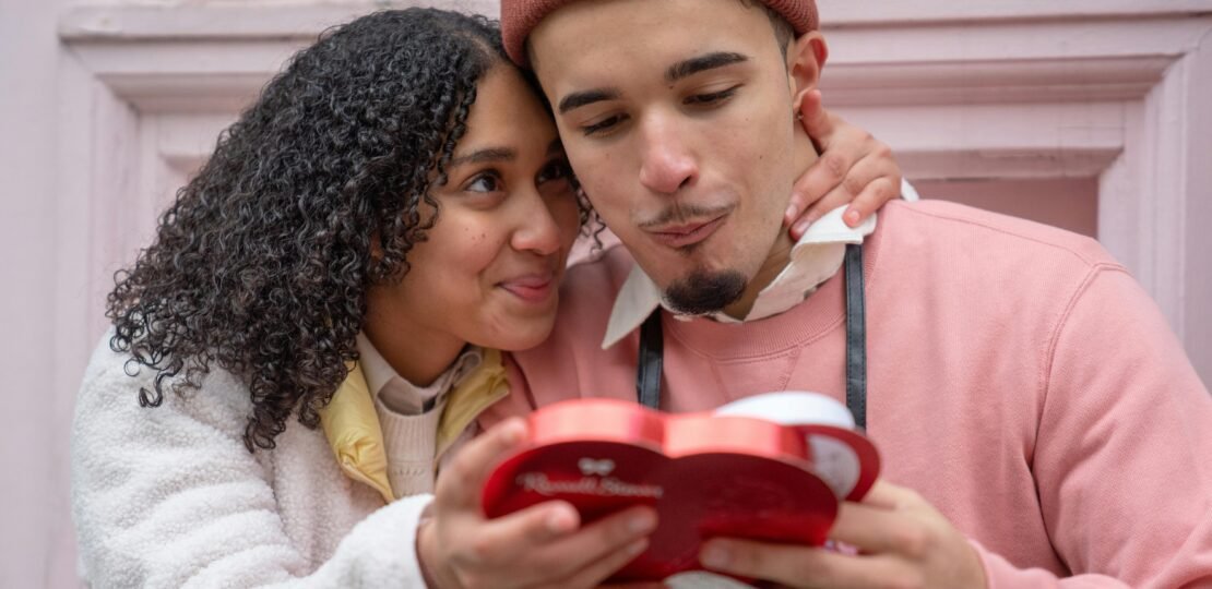 Valentine’s Day 2025: भारतीय साहित्य की सबसे बेहतरीन प्रेम कहानियाँ जो आपको प्रेरित करेंगी